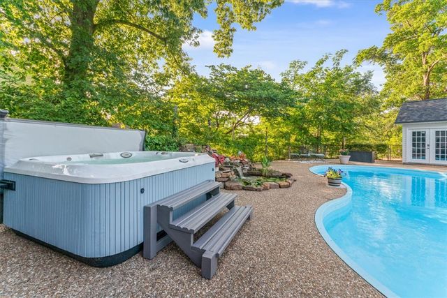 702 Dewoody Drive, Bentonville, AR 72712