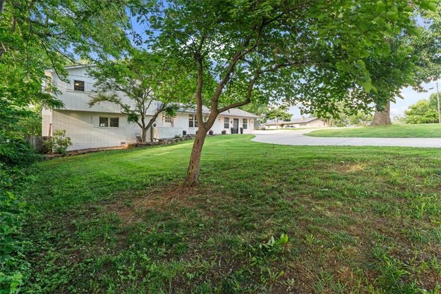 702 Dewoody Drive, Bentonville, AR 72712