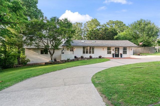 702 Dewoody Drive, Bentonville, AR 72712