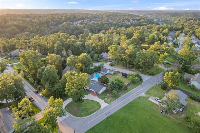 702 Dewoody Drive, Bentonville, AR 72712