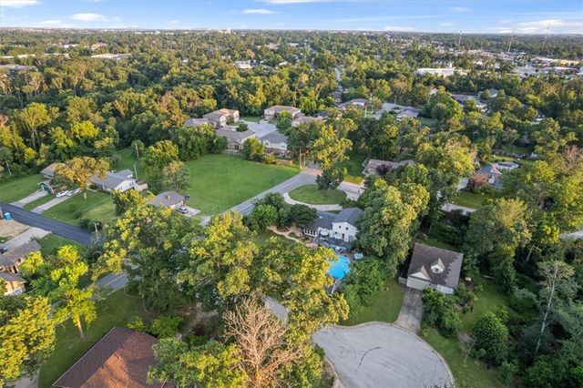 702 Dewoody Drive, Bentonville, AR 72712