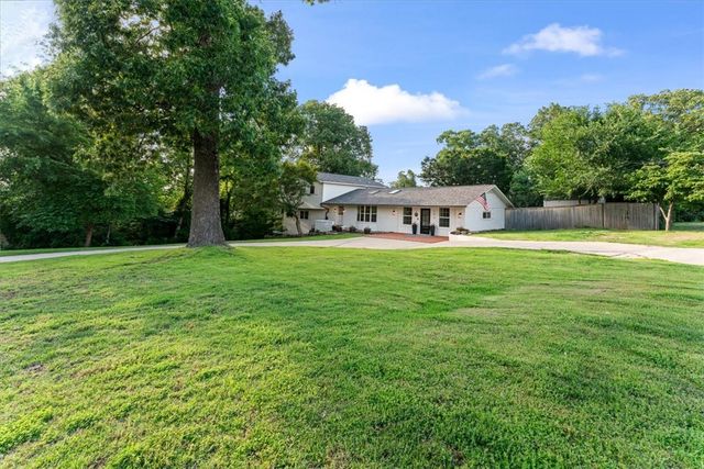 702 Dewoody Drive, Bentonville, AR 72712