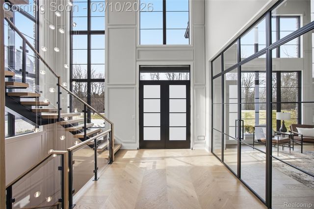 3281 Chickering Lane, Bloomfield Charter Township, MI 48302