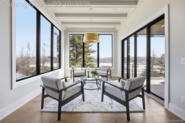 3281 Chickering Lane, Bloomfield Charter Township, MI 48302