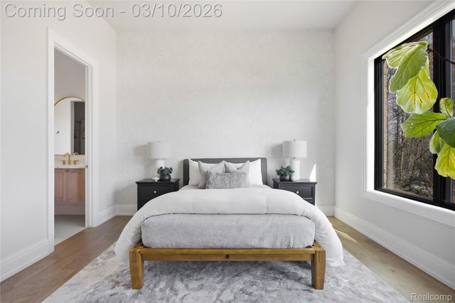 3281 Chickering Lane, Bloomfield Charter Township, MI 48302