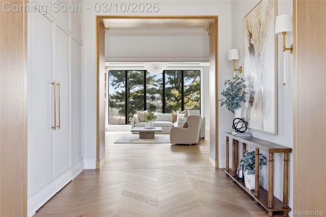 3281 Chickering Lane, Bloomfield Charter Township, MI 48302