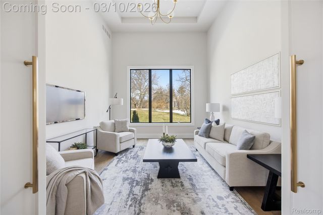 3281 Chickering Lane, Bloomfield Charter Township, MI 48302