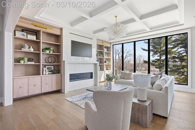 3281 Chickering Lane, Bloomfield Charter Township, MI 48302