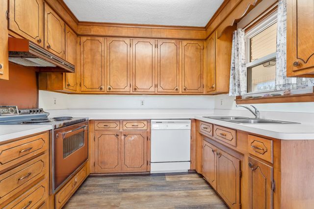 9 Merrimon Avenue, Boiling Springs, SC 29316