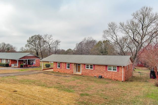 9 Merrimon Avenue, Boiling Springs, SC 29316