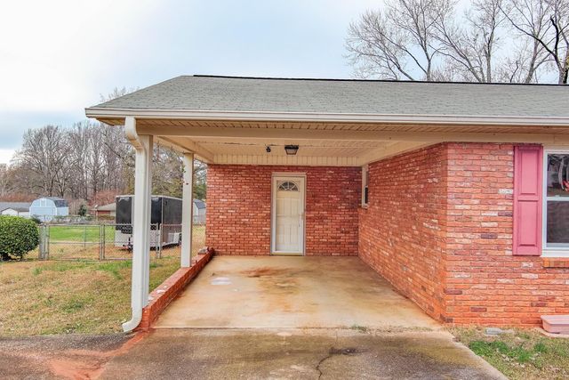 9 Merrimon Avenue, Boiling Springs, SC 29316