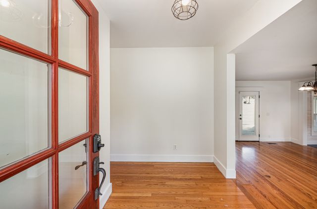 2104 Elam Rd, Murfreesboro, TN 37127