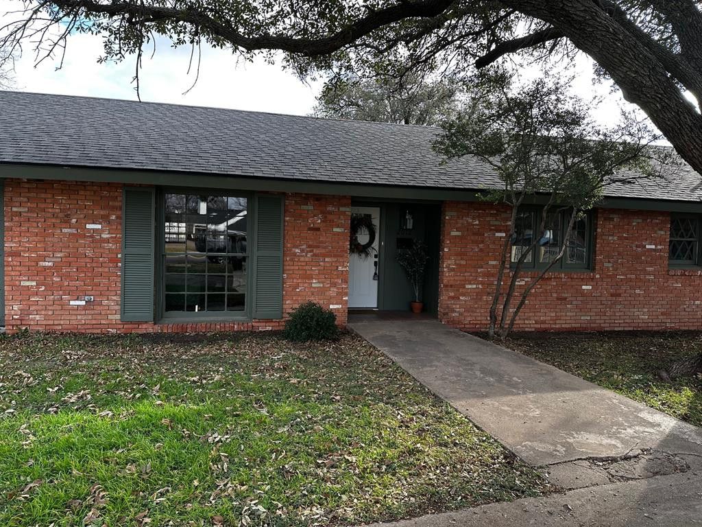 Image 1 of property listing at 2012 Jade Drive, San Angelo, TX 76904