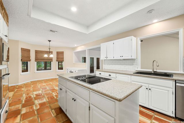 13311 LA VISTA DR, San Antonio, TX 78216