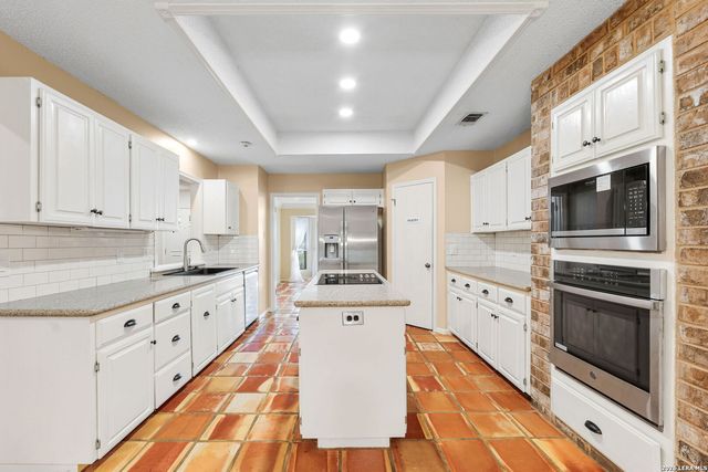 13311 LA VISTA DR, San Antonio, TX 78216