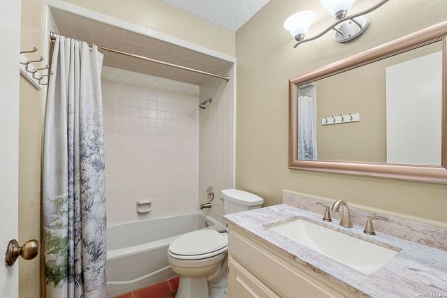 13311 LA VISTA DR, San Antonio, TX 78216