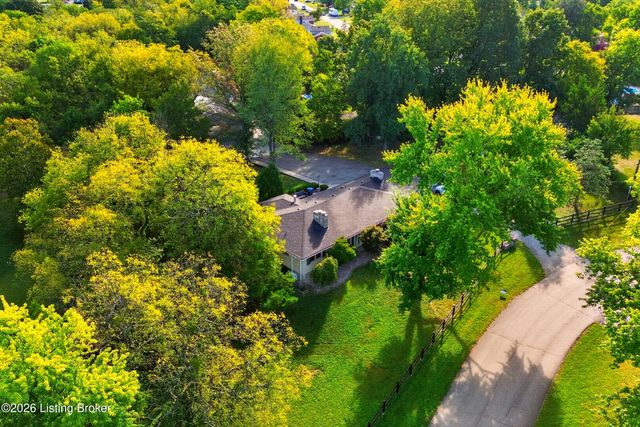 8111& 8113 Acme Way, Louisville, KY 40219