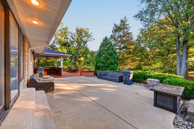 8111& 8113 Acme Way, Louisville, KY 40219