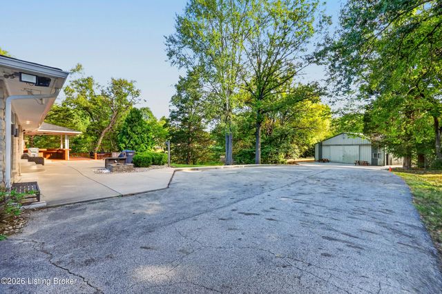 8111& 8113 Acme Way, Louisville, KY 40219