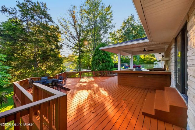 8111& 8113 Acme Way, Louisville, KY 40219