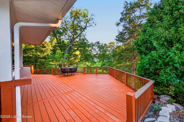 8111& 8113 Acme Way, Louisville, KY 40219