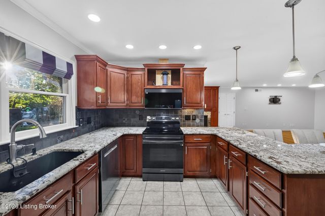8111& 8113 Acme Way, Louisville, KY 40219