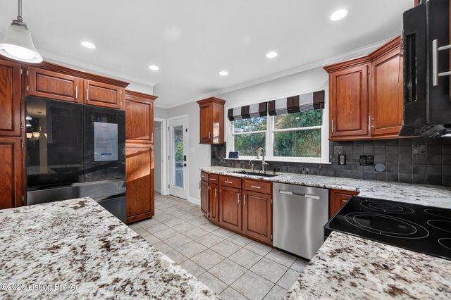 8111& 8113 Acme Way, Louisville, KY 40219