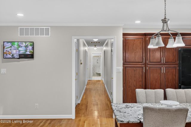 8111& 8113 Acme Way, Louisville, KY 40219