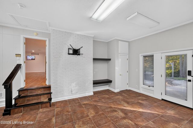 8111& 8113 Acme Way, Louisville, KY 40219