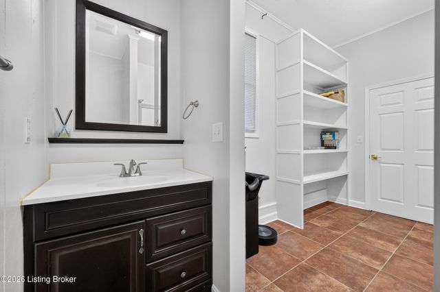 8111& 8113 Acme Way, Louisville, KY 40219