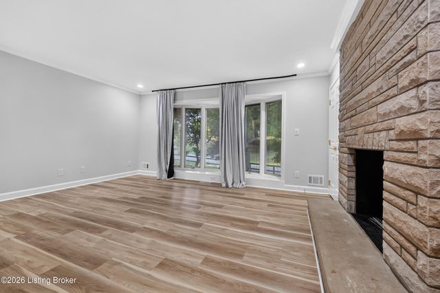 8111& 8113 Acme Way, Louisville, KY 40219