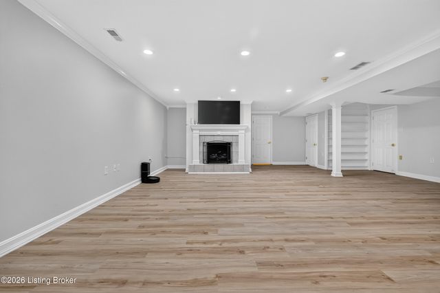 8111& 8113 Acme Way, Louisville, KY 40219
