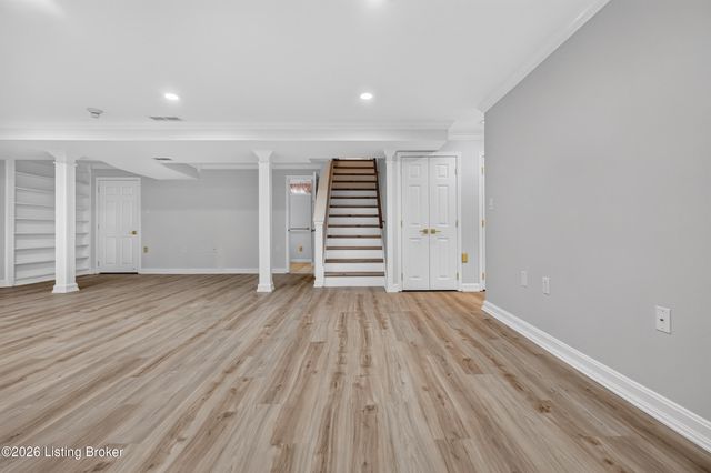 8111& 8113 Acme Way, Louisville, KY 40219