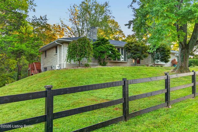 8111& 8113 Acme Way, Louisville, KY 40219