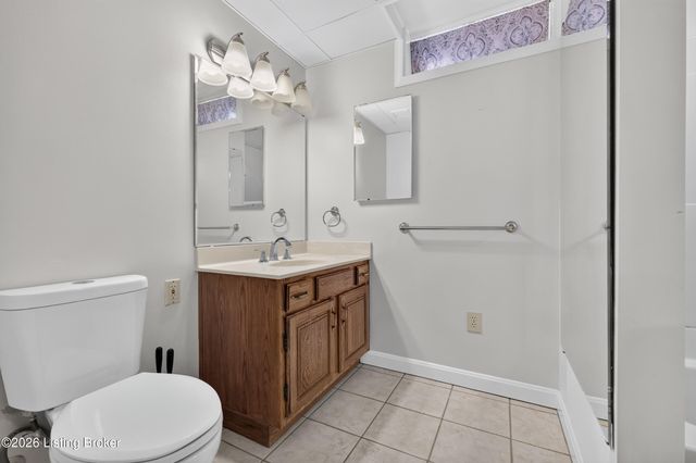 8111& 8113 Acme Way, Louisville, KY 40219