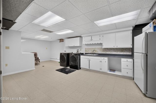8111& 8113 Acme Way, Louisville, KY 40219
