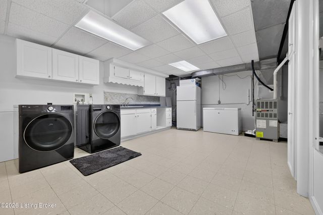 8111& 8113 Acme Way, Louisville, KY 40219