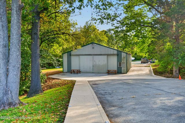 8111& 8113 Acme Way, Louisville, KY 40219