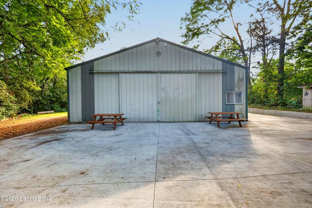 8111& 8113 Acme Way, Louisville, KY 40219