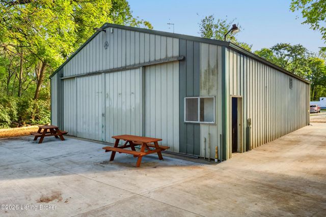 8111& 8113 Acme Way, Louisville, KY 40219