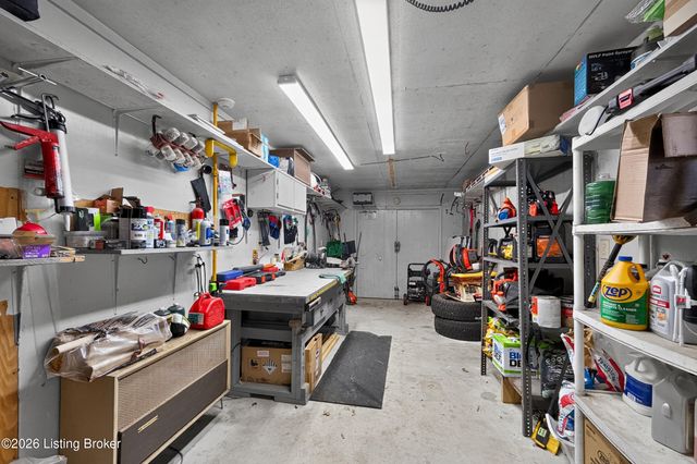 8111& 8113 Acme Way, Louisville, KY 40219