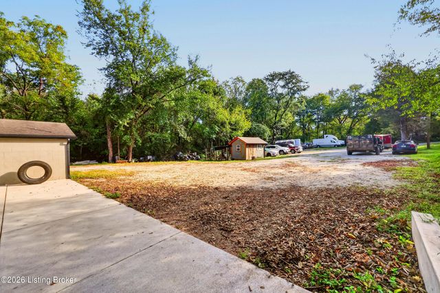 8111& 8113 Acme Way, Louisville, KY 40219