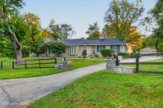8111& 8113 Acme Way, Louisville, KY 40219