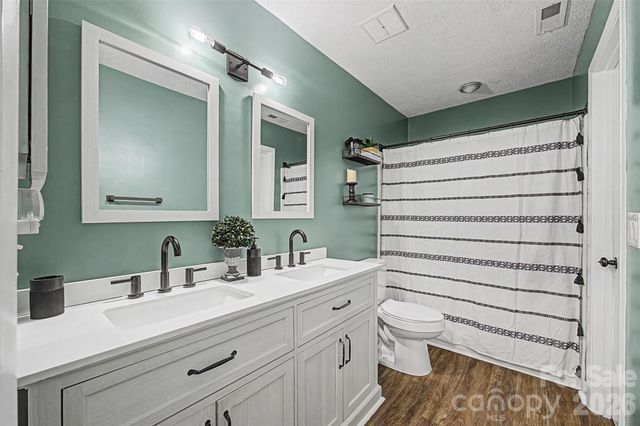 7911 Charter Oak Lane, Charlotte, NC 28226