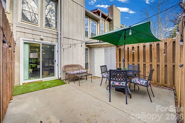 7911 Charter Oak Lane, Charlotte, NC 28226