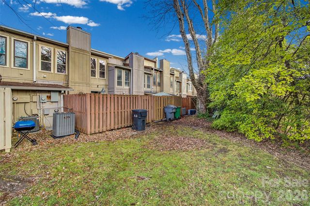 7911 Charter Oak Lane, Charlotte, NC 28226