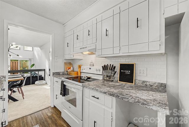 7911 Charter Oak Lane, Charlotte, NC 28226