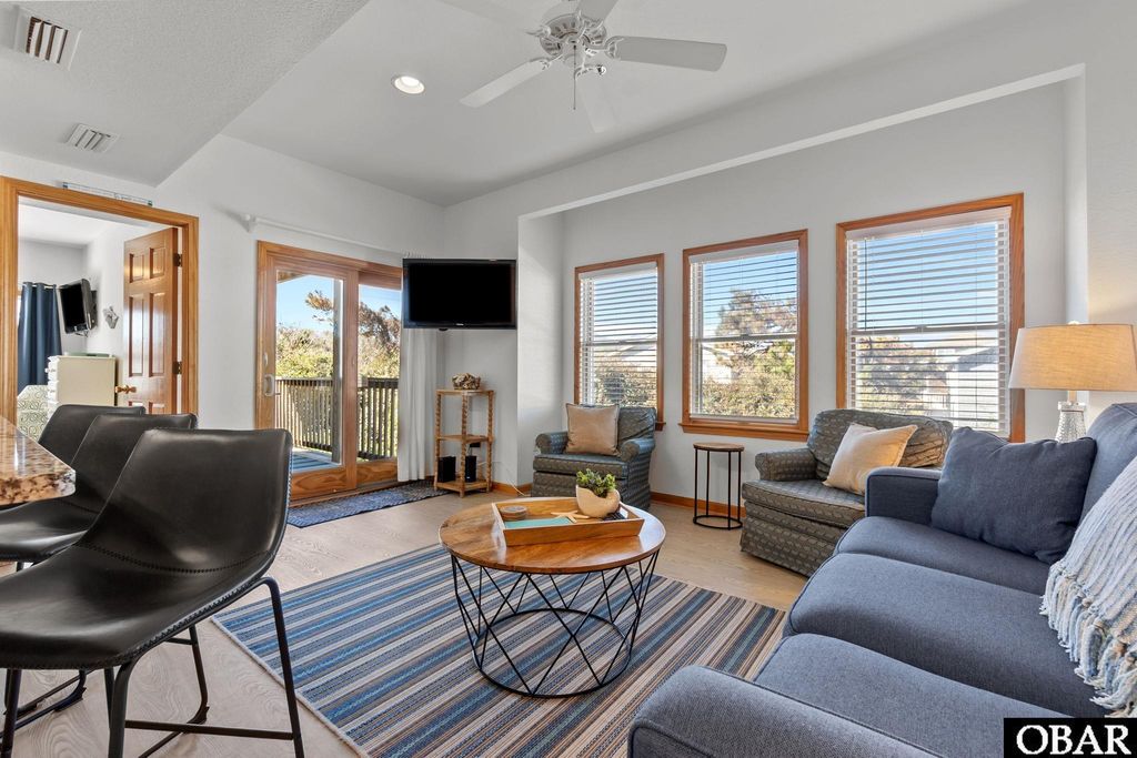 Image 6 of property listing at 2010 S Virginia Dare Trl # 104, Kill Devil Hills, NC 27948