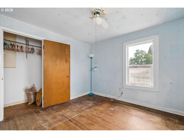 940 W M St, Springfield, OR 97477