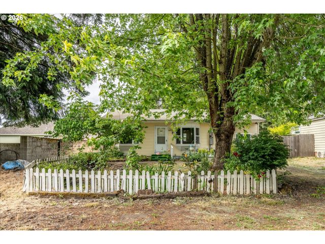 940 W M St, Springfield, OR 97477